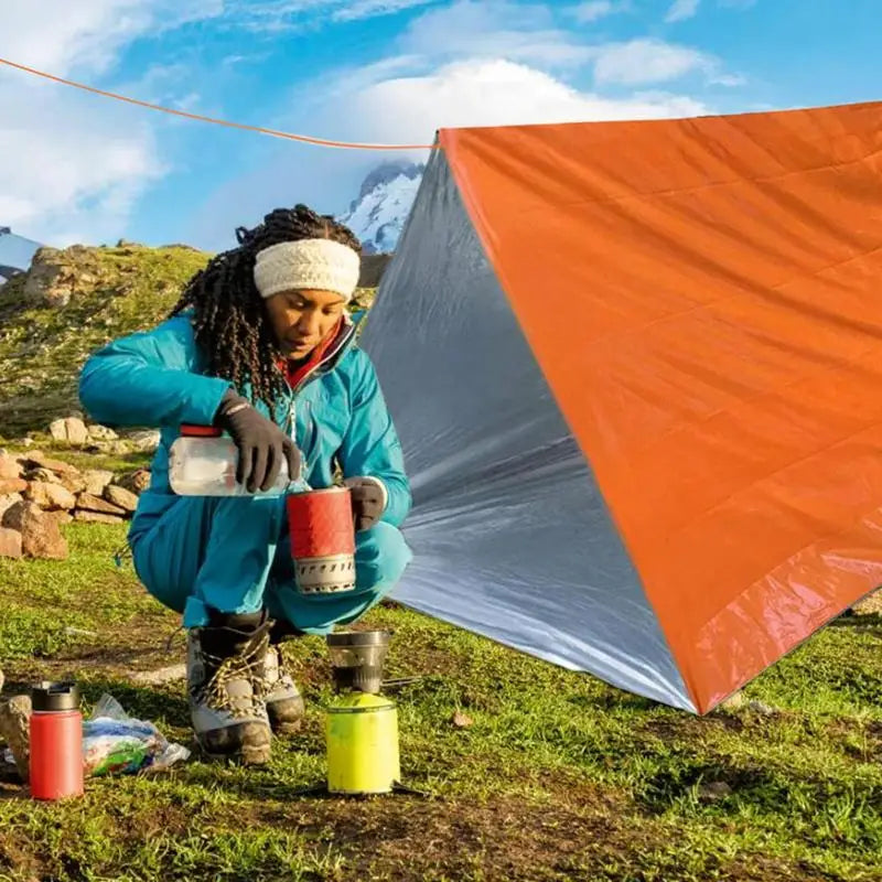 Outdoor Emergency Tent Survival Blanket Emergency Escape Camping Survival Tent Kit Insulation Blanket Mat Sleeping Bag Waterprof